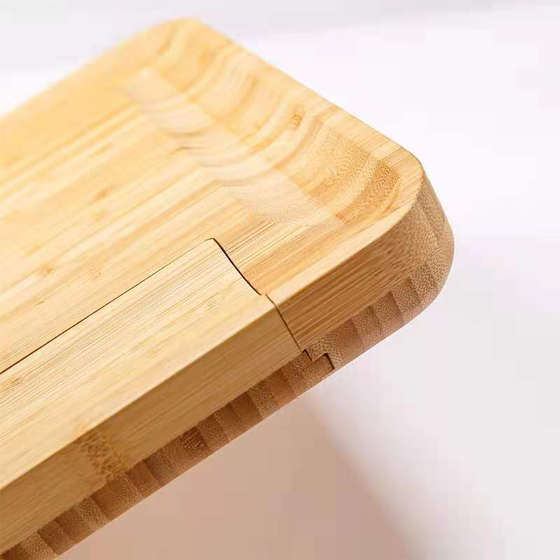 Tabla de quesos madera con 4 cuchillos-1