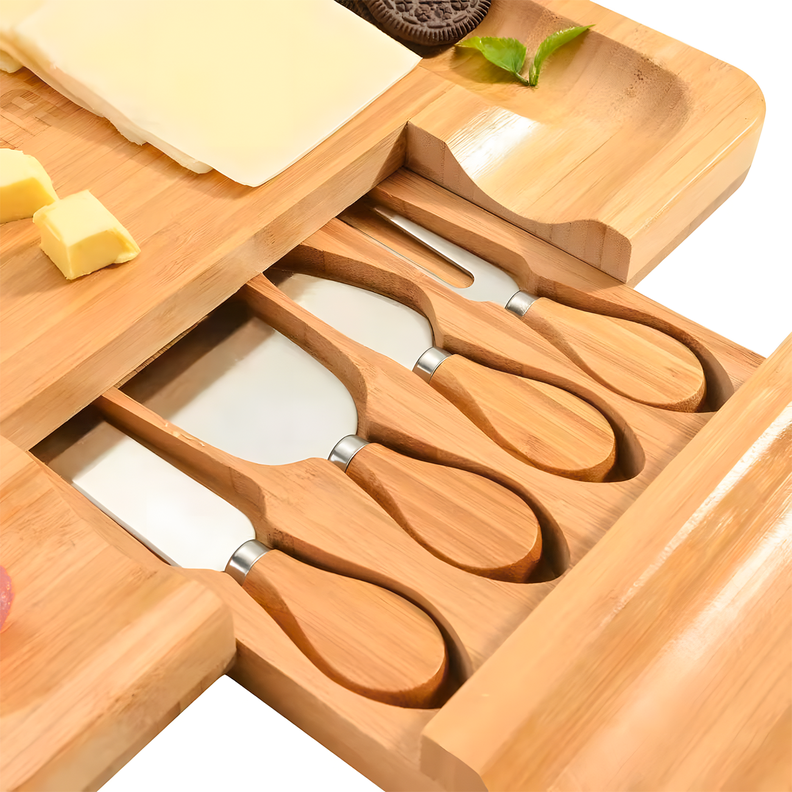 Tabla de quesos madera con 4 cuchillos-5