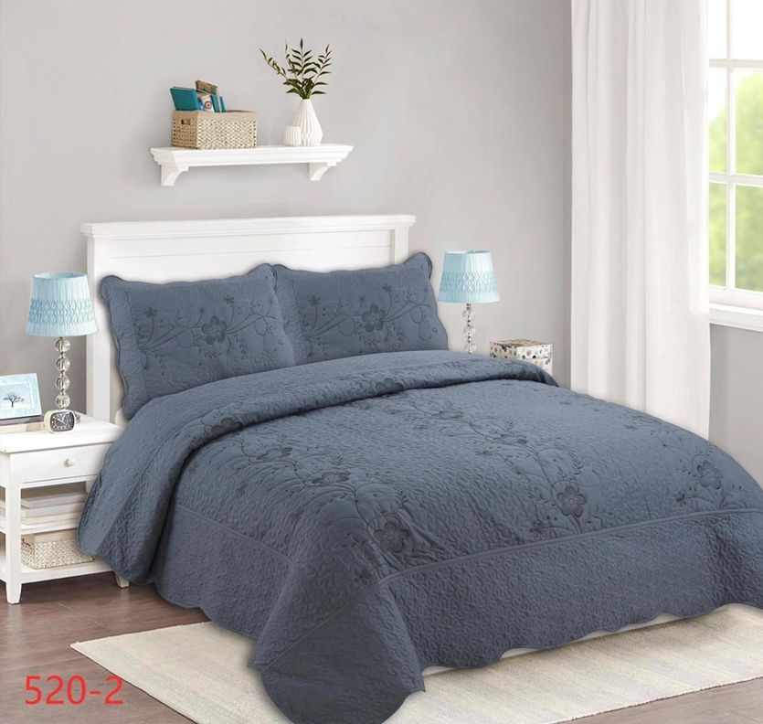 Cubrecama Quilt Verano King Gris diseño flores enredadera 520-2-0