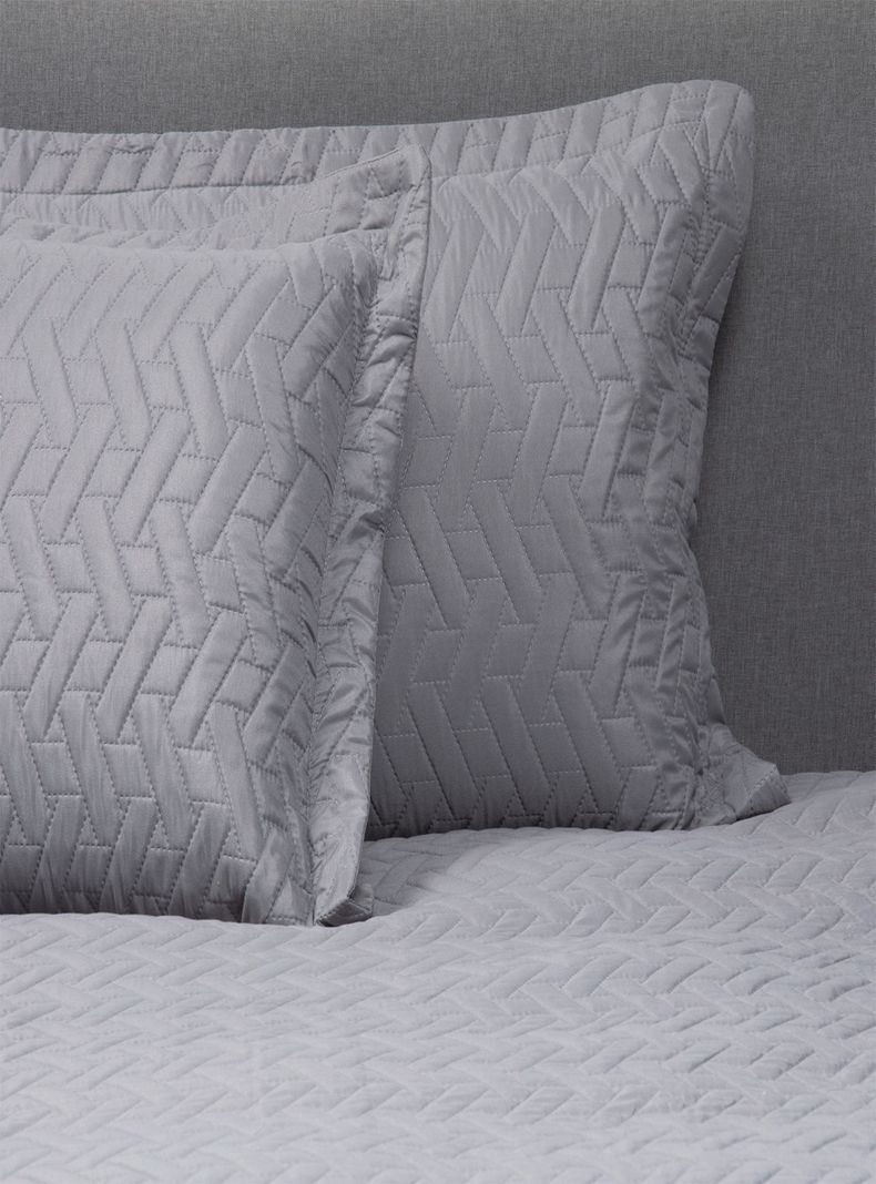 QUILT/CUBRECAMA KING LISO GRIS-2