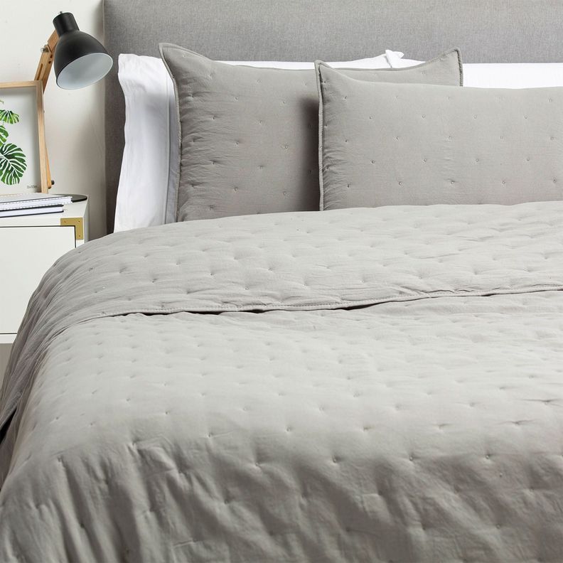 CUBRECAMA BORDADO PREWASH 2 PLAZAS GRIS O Gris Oscuro