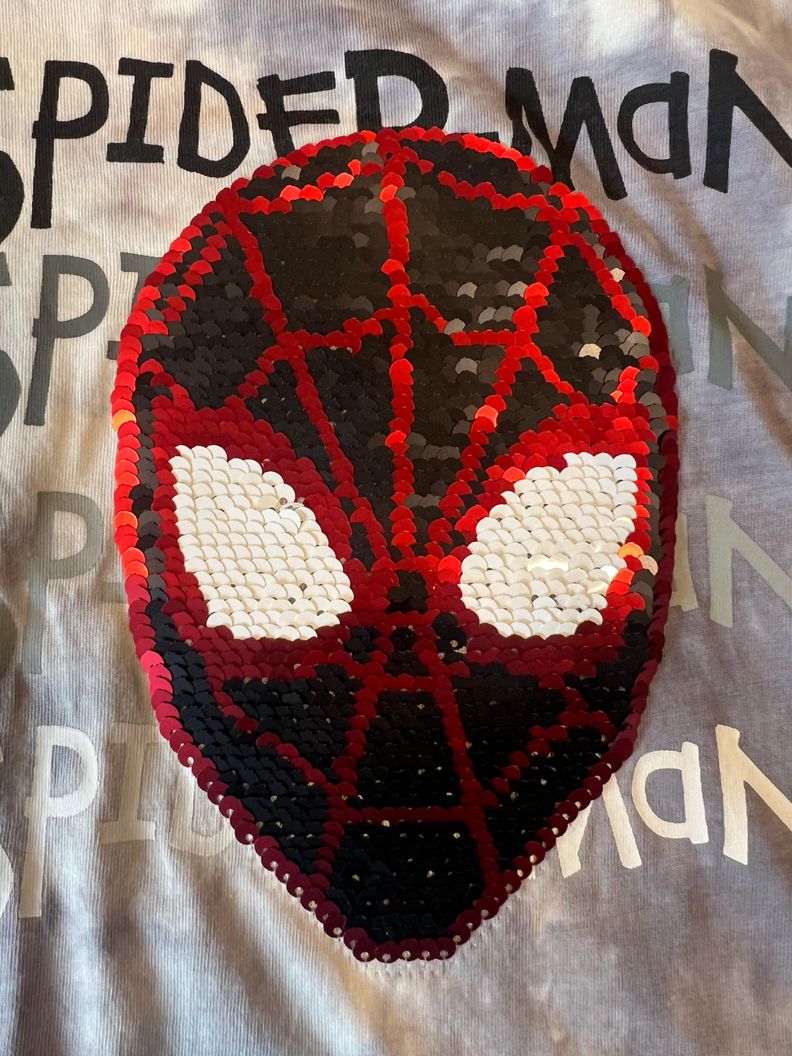 Polera Niño Spiderman Gris Marvel Lentejuelas Reversibles-2