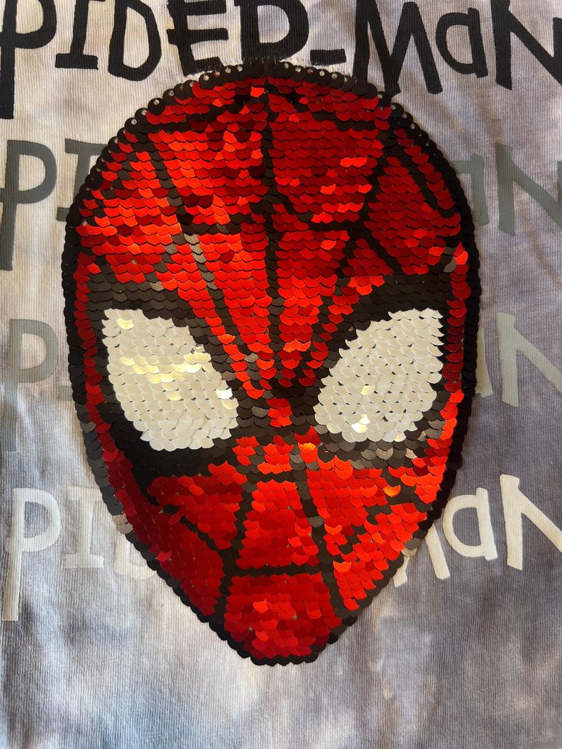 Polera Niño Spiderman Gris Marvel Lentejuelas Reversibles-3
