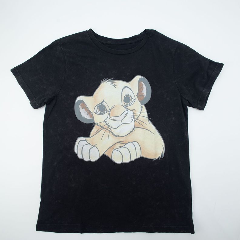 Polera Mujer Rey León Patas cruzadas Negro Disney-2