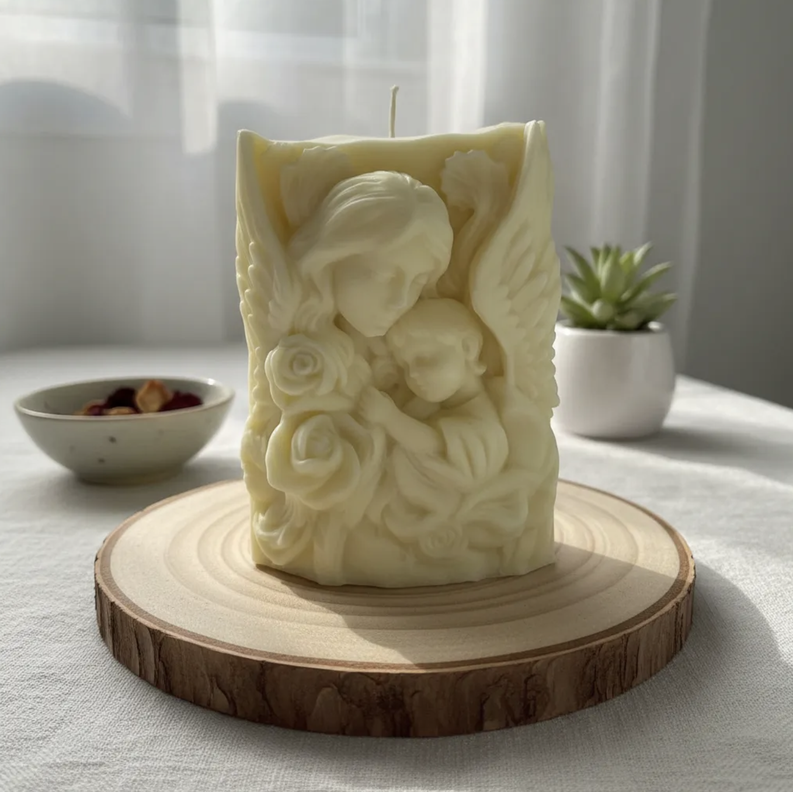 Vela Angel protector con ni o en su regazo 10 cm Marfil