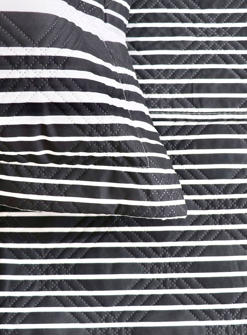 QUILT ANDES ESTAMPADO KING LISTADO NEGRO-1