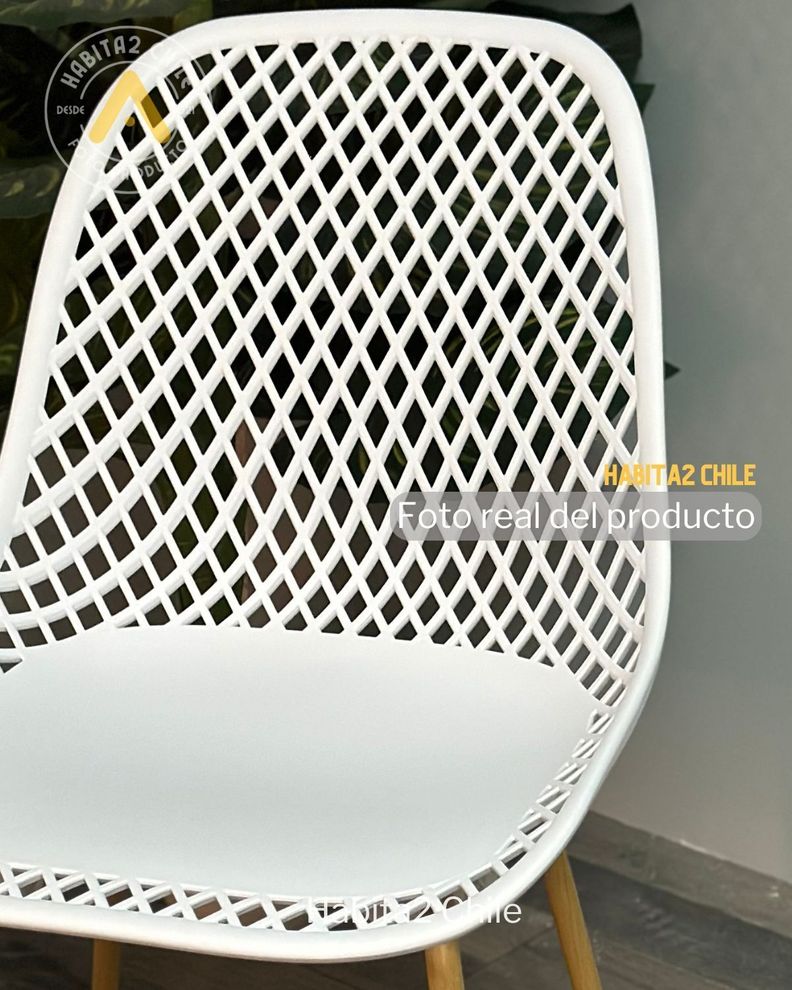 PACK 4 SILLAS PARA COMEDOR O TERRAZA CON ASIENTO PANAL POLIPROPILENO Y PATAS SIMIL MADERA-3