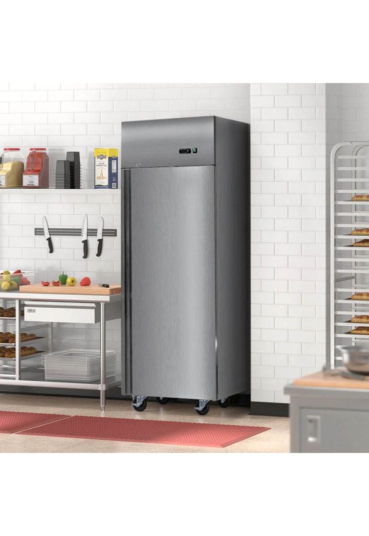 REFRIGERADOR VERTICAL 1 PUERTA SÓLIDA 700 LITROS-1