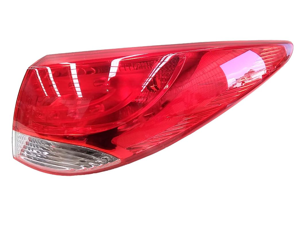 FAROL TRASERO DERECHO SPORT HYUNDAI TUCSON 2011-0