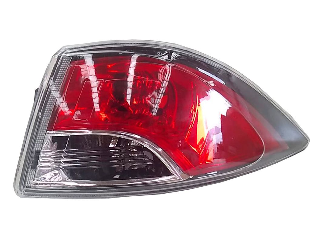 FAROL TRASERO DERECHO SEDAN MAZDA 2 2012-2015-1