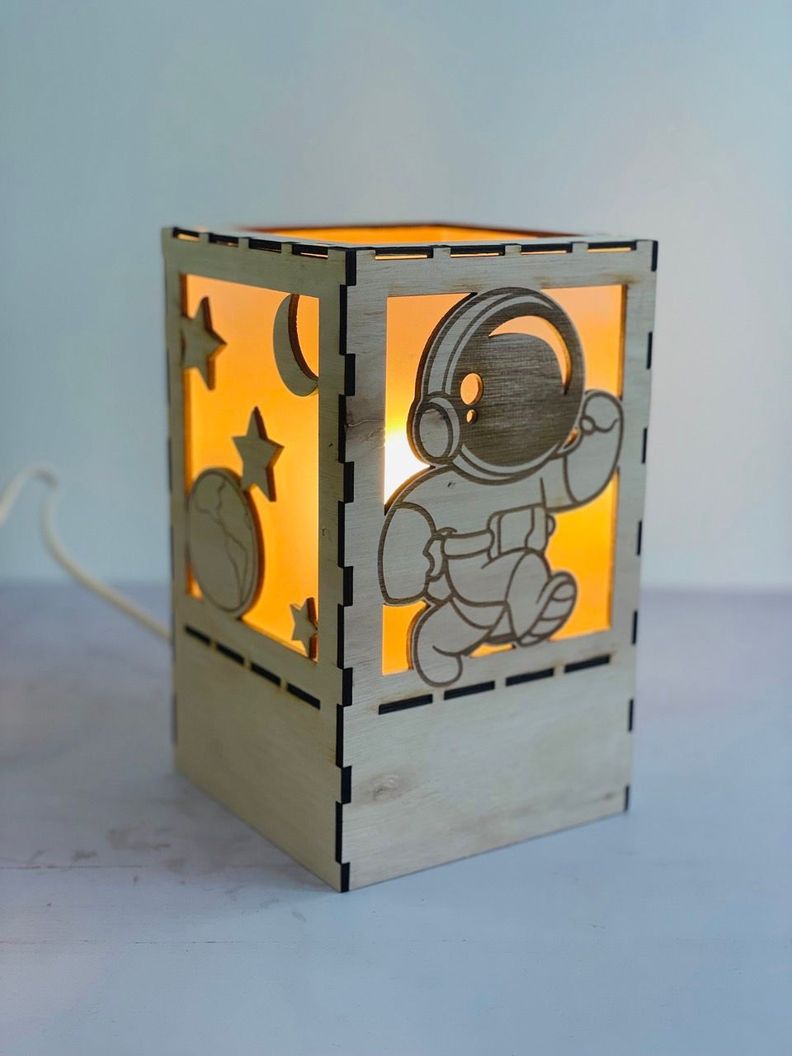 Lámpara para mesa astronauta-2