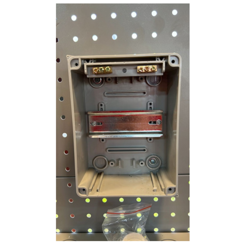 Tablero Electrico Sobrepuesto Exterior De 5 Polos Ip65-2