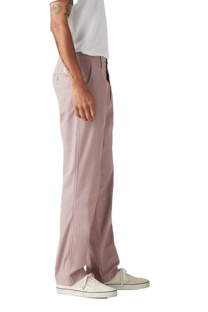 Pantalón Hombre XX Chino Authentic Strt Rosado Levis A5753-0043-1