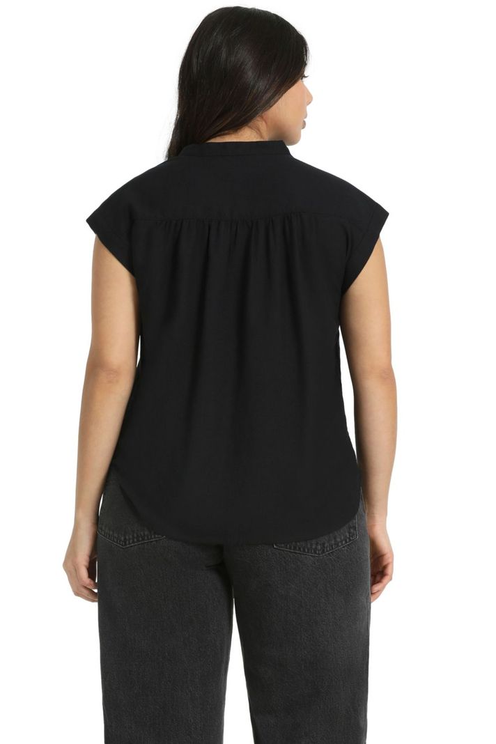 Blusa Mujer Jace Manga Corta Negro Levis A7425-0000-2