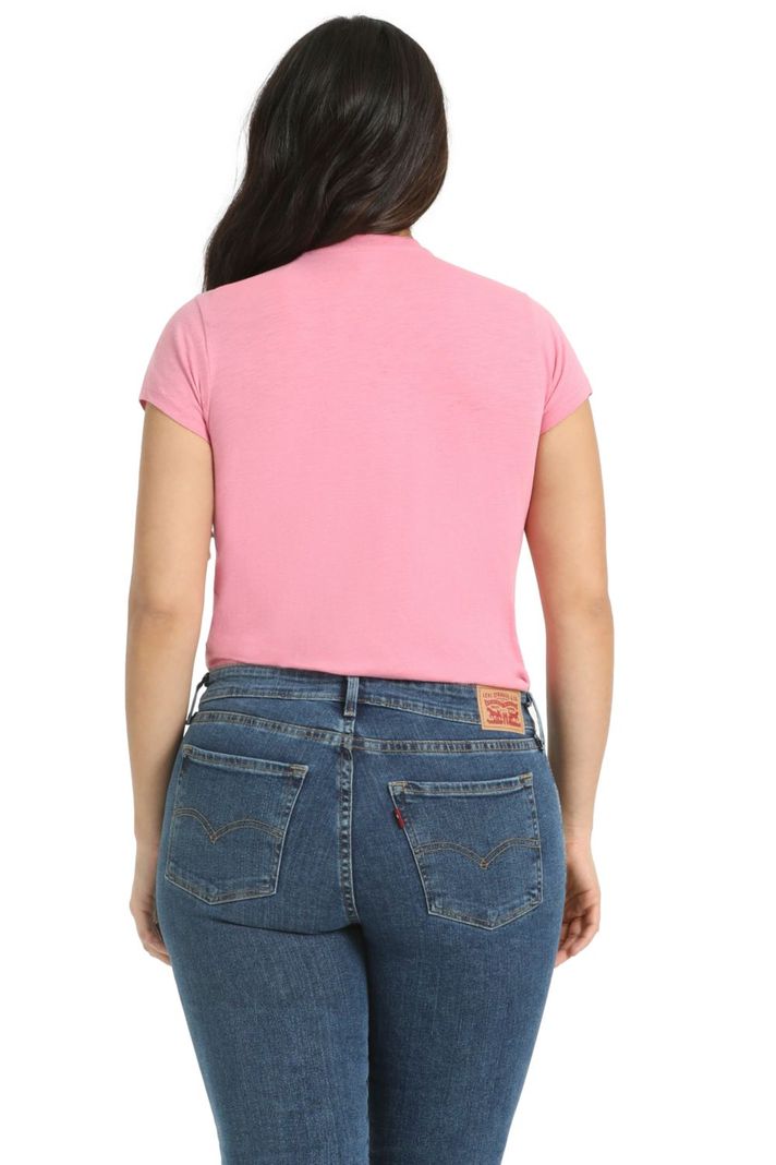 Polera Mujer Regular Fit Mini Logo Rosado Levis A6126-0046-2