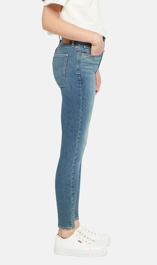 Jeans Mujer 720 High Rise Super Skinny Celeste Levis 52797-0445-1