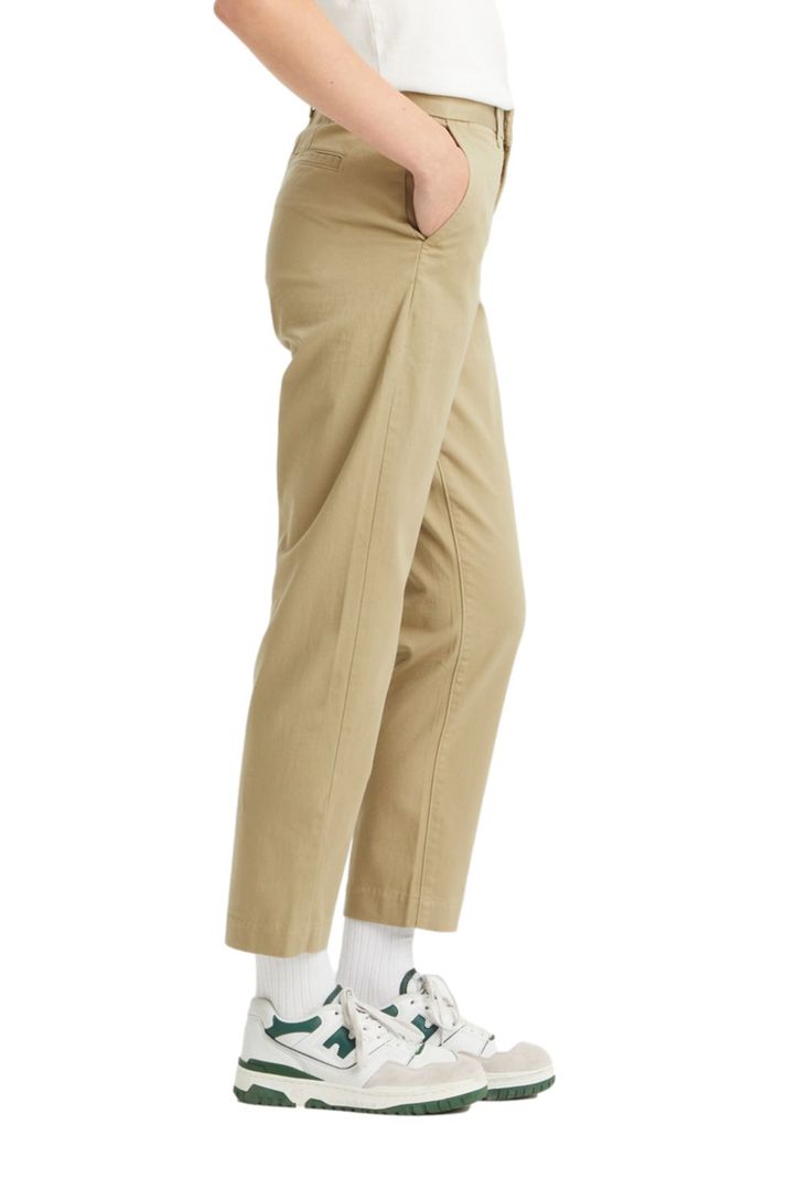 Pantalón Mujer Essential Chino Café Levis A4673-0004-1
