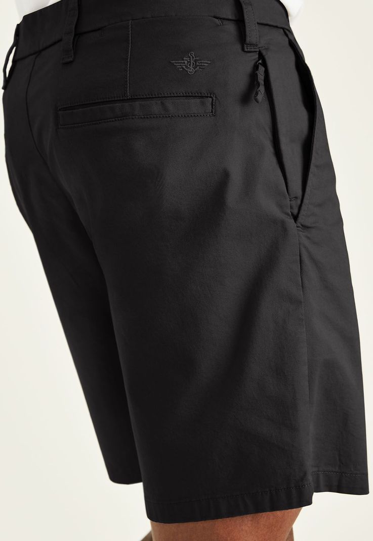 Short Ultimate Solid Straight Fit Negro Dockers-3