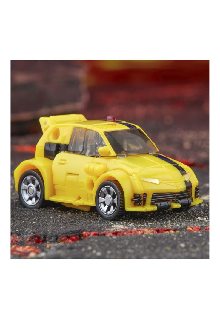 Transformers Legacy United Deluxe Animated Bumblebee-3