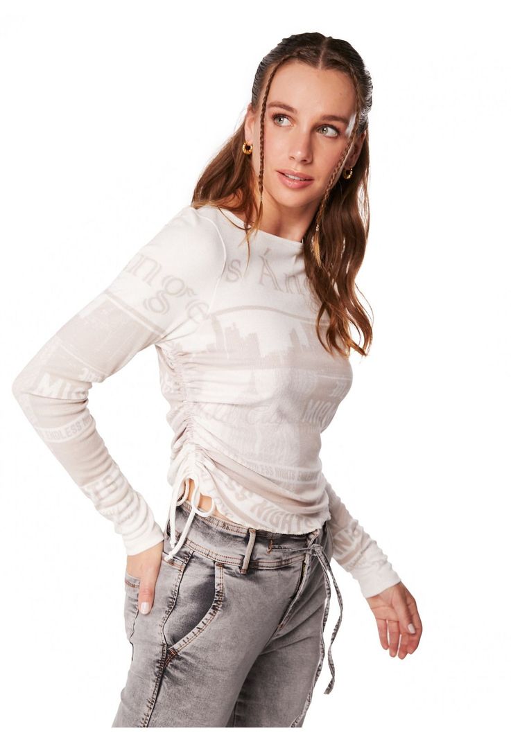 POLERA GILEM REGULAR ESCOTE BOTE ESTAMPADA RECOGIDO COSTADOS-1