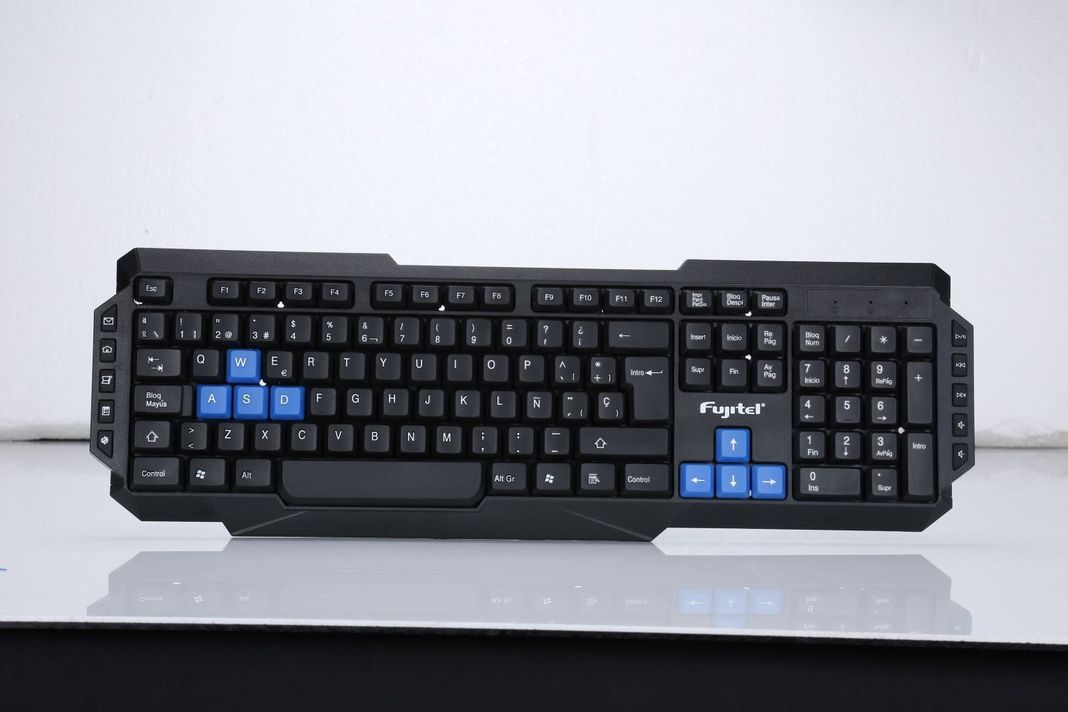 TECLADO INALAMBRICO 105  + 10 TECLAS NEGRO FUJITEL-1
