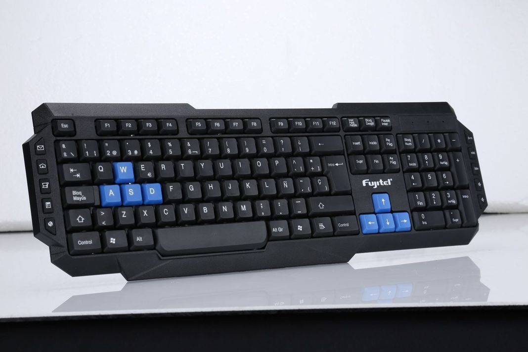 TECLADO INALAMBRICO 105  + 10 TECLAS NEGRO FUJITEL-2