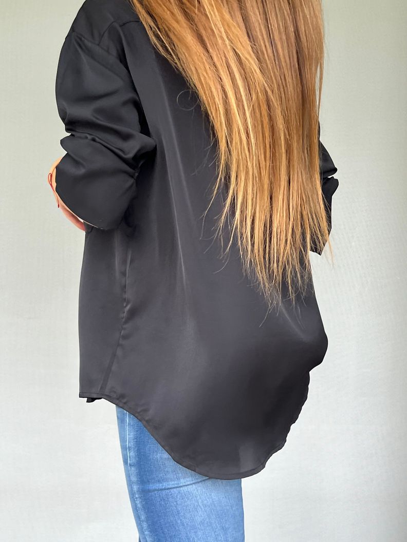 blusa satinada botones y cuello-2