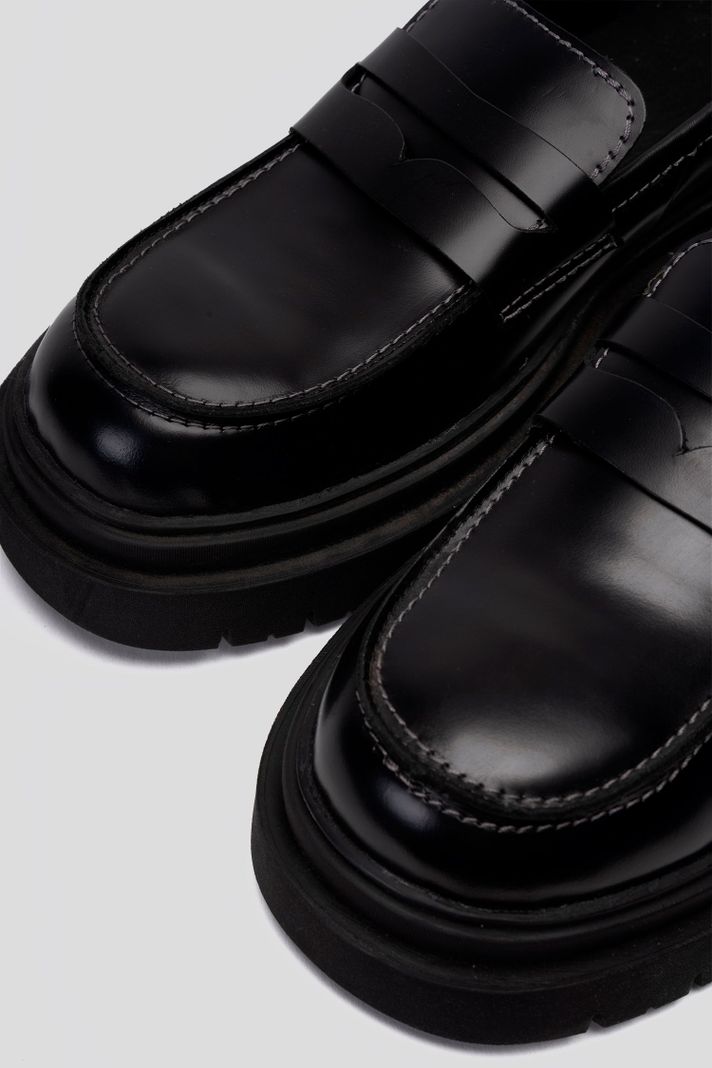 Mocasín Cuero Mediterraneo Negro Landazuri-4
