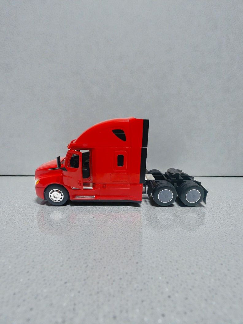 Camion Freightliner Cascadia Rojo escala 1 32