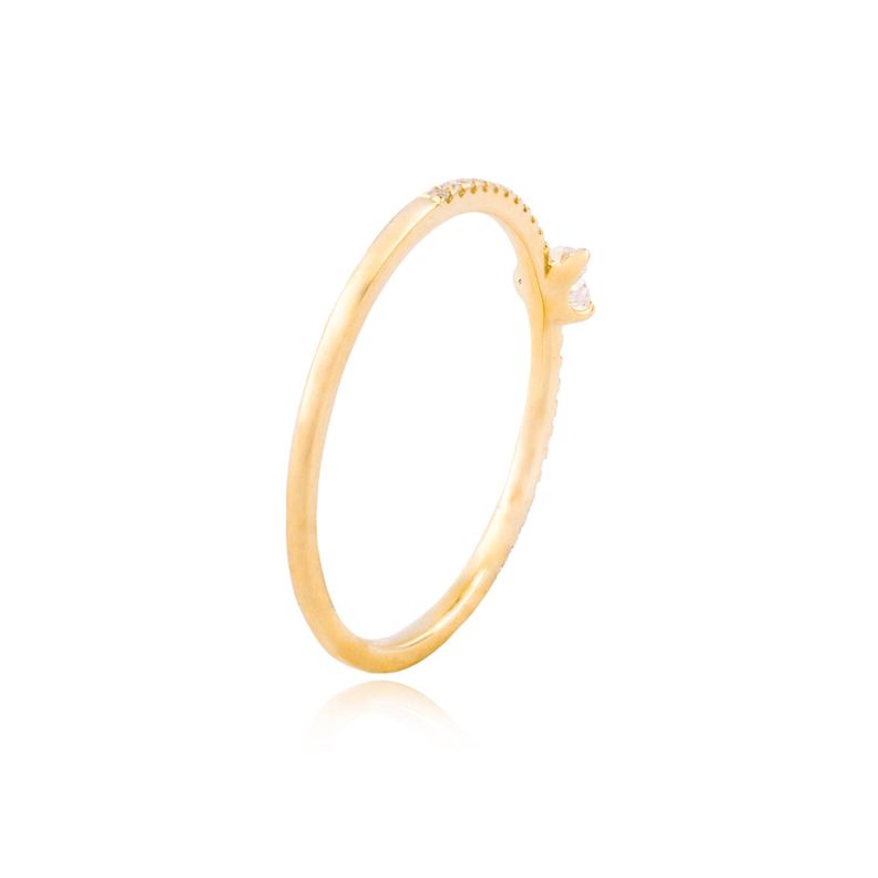 Anillo Oro Amarillo 18kt Diamantes Corazón 1x11 Pts y 8 Pts-2