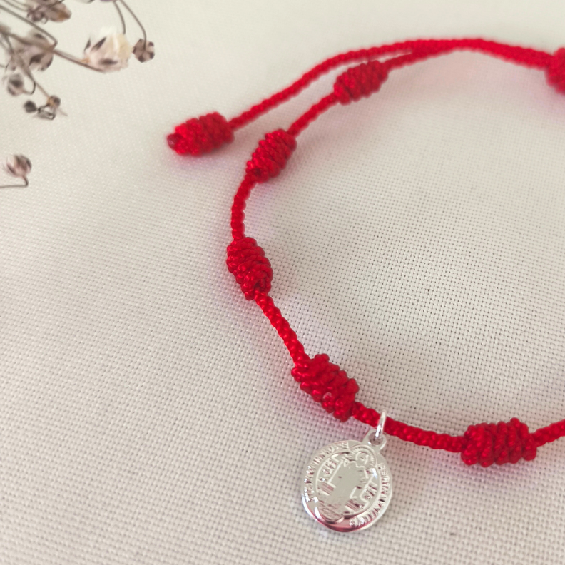 Pulsera 7 Nudos Rojos para Adulto con Medalla de San Benito en Plata 925 Rojo 20