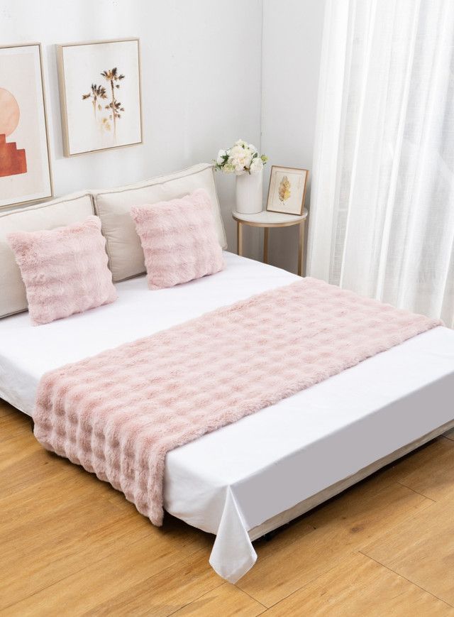 PIECERA DE CAMA ELEGANTE EXTRA SUAVE SIN FUNDAS DC19-2