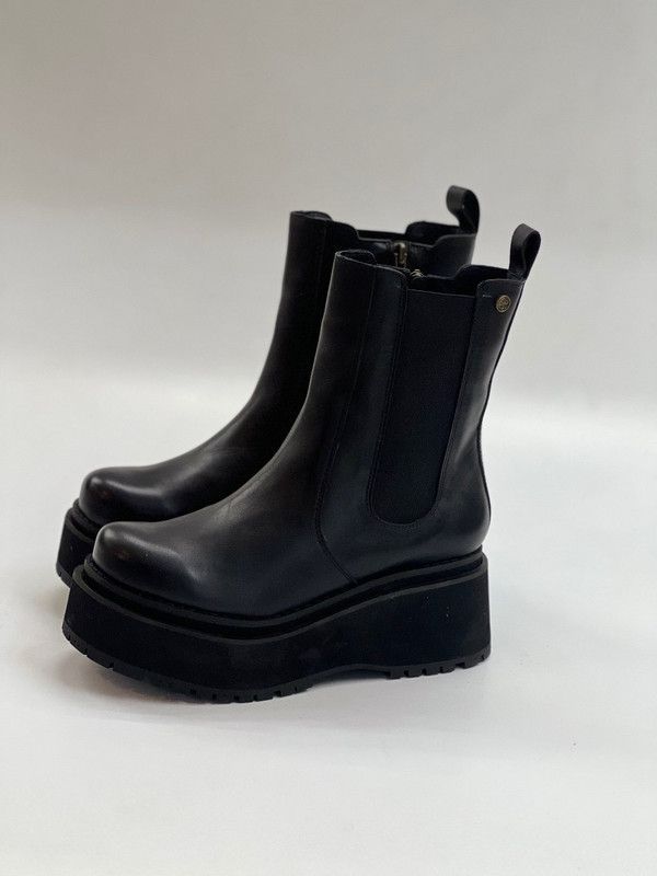 Botin Zuri negro Exotica-1