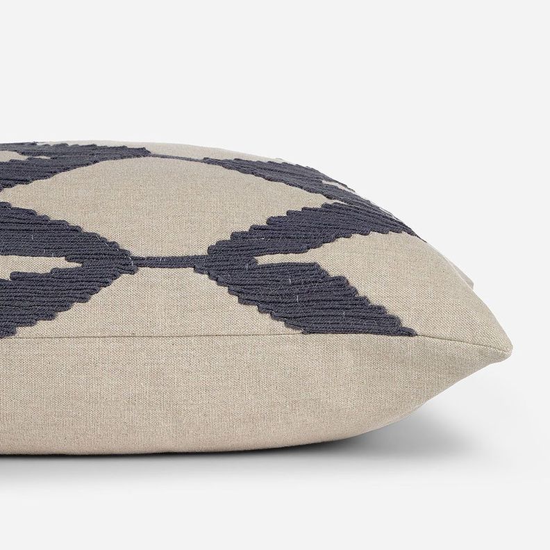 Funda de Cojín Bordado Odra 35 x 50 cm Negro-Beige-1