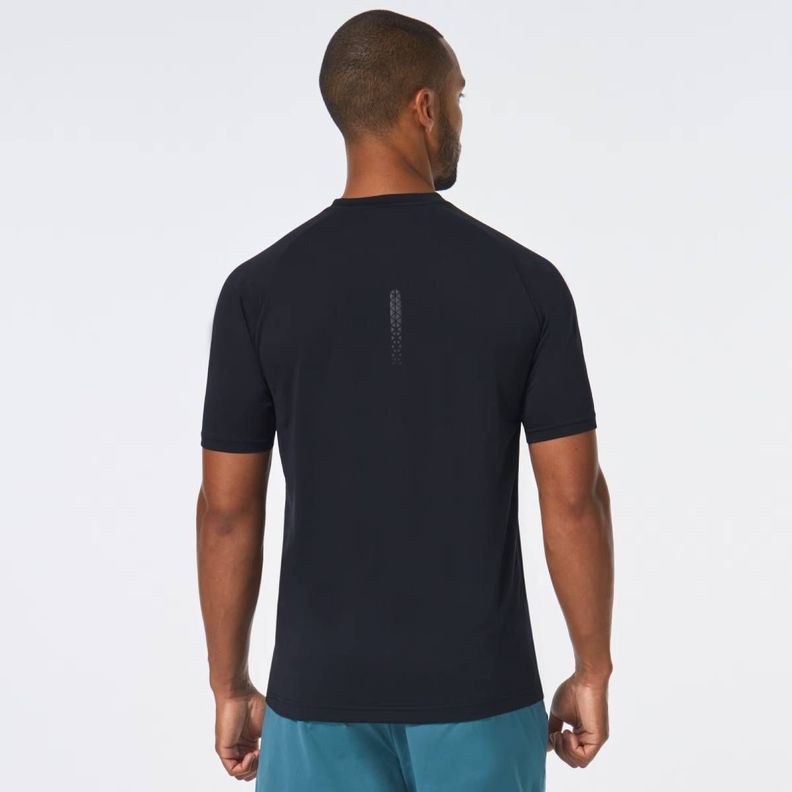Polera Oakley Performance SS Hombre Blackout-1