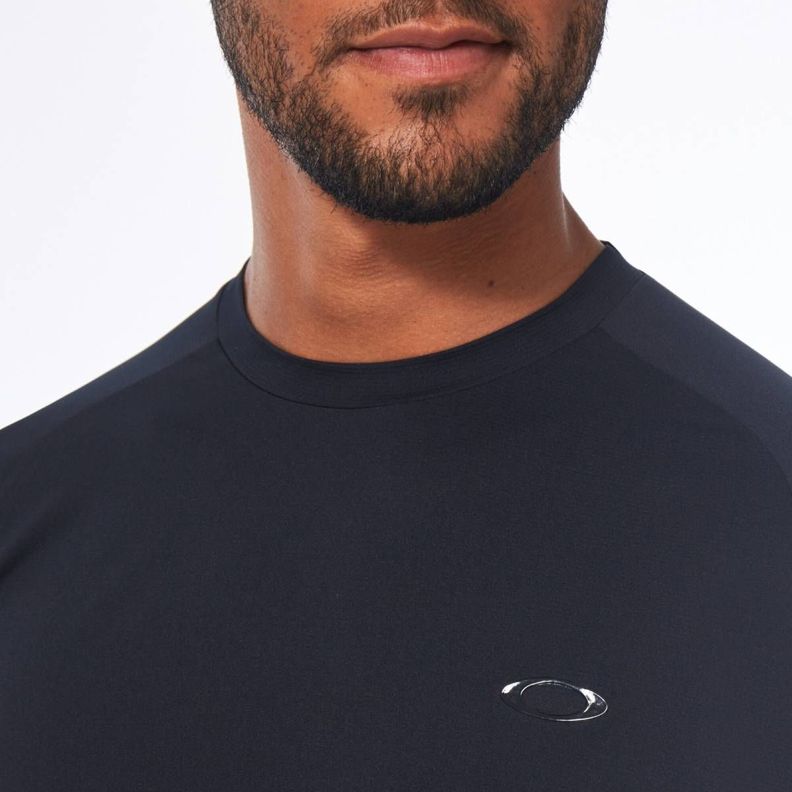 Polera Oakley Performance SS Hombre Blackout-2