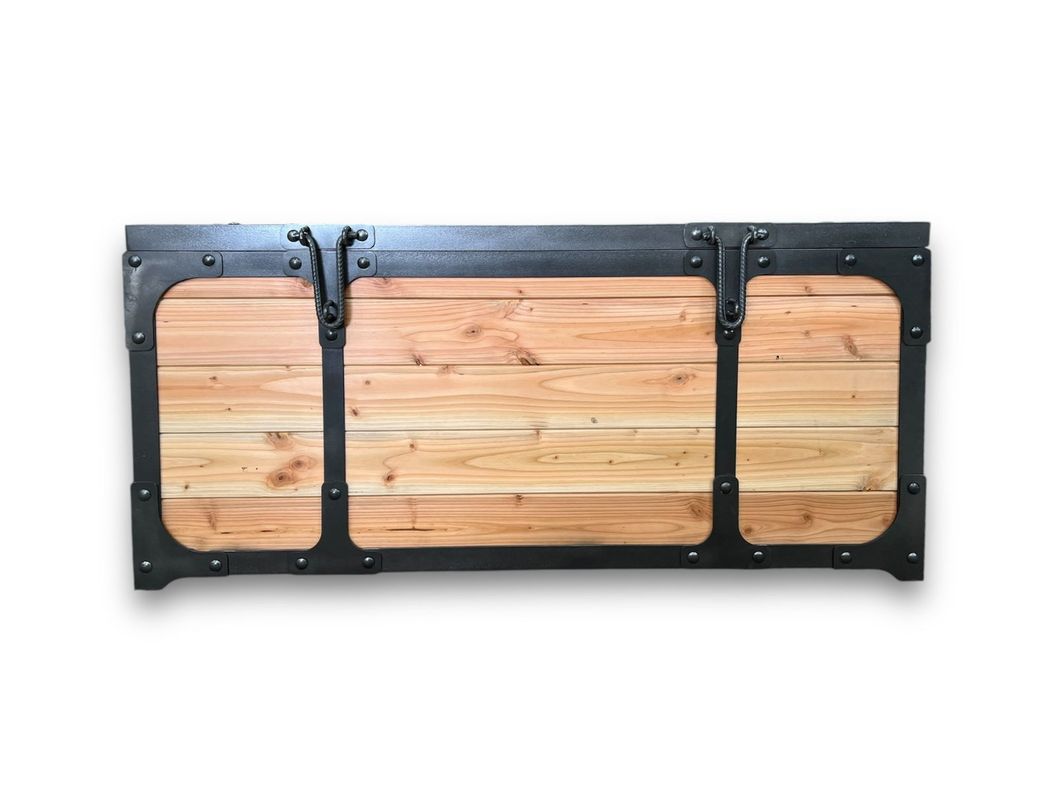 Baúl de Fierro color Negro Metálico con Madera-1