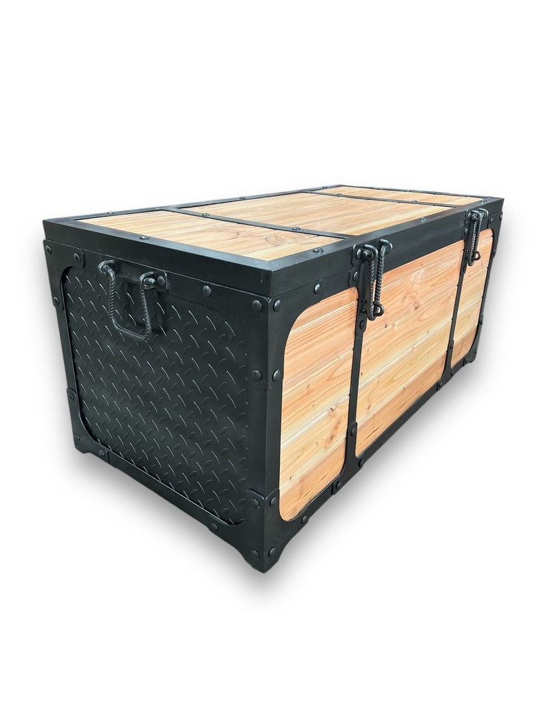 Baúl de Fierro color Negro Metálico con Madera-2