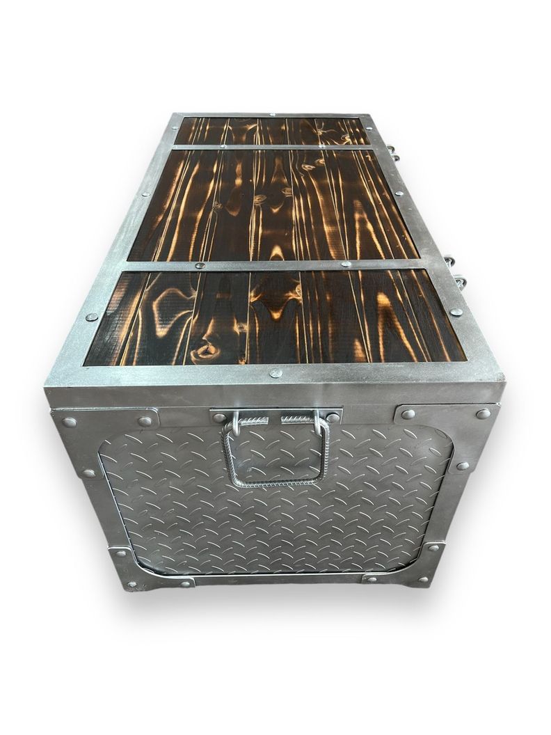 Baúl de Fierro color Plata con Madera Quemada-3
