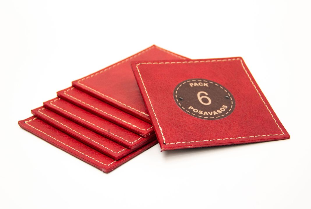 Set 6 Individuales + 6 Posa Vasos + 1 Servilletero + 1 Panera de Ecocuero Rojo Rafaello Home-4