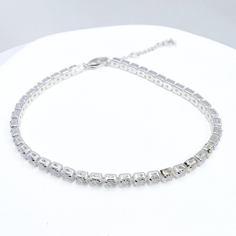 Pulsera de Hilo Brillante con Detalles en Plata 925 y Circón-3