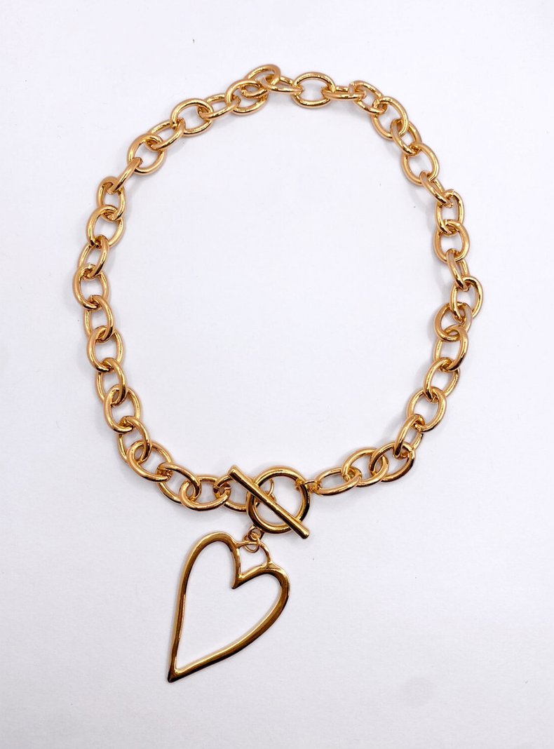 Collar Dorado de Eslabones con Dije de Corazón y Cierre OT-4