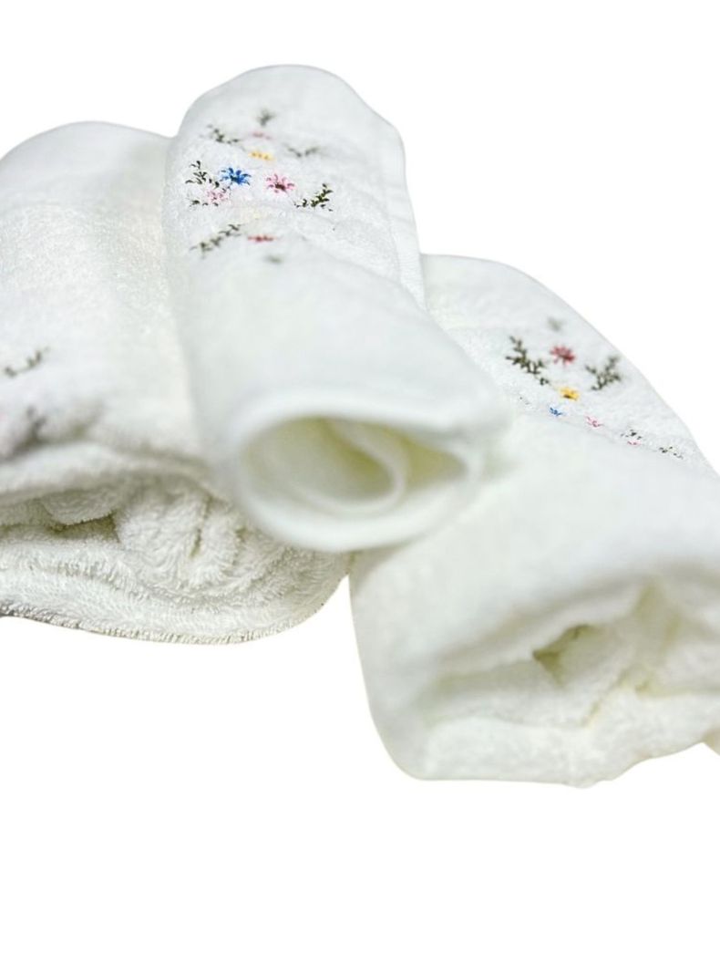 3 TOALLAS ROYAL TOUCH Floral Bano 60cm x 130cm Algodon 550 GSM BOHEMIK Blanco 130 CM