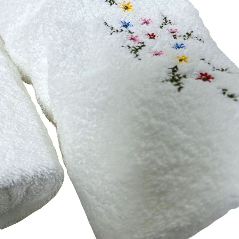 Juego TOALLAS ROYAL TOUCH Floral, Algodon, 550 GSM, 1 de cada tamano Blanco Set