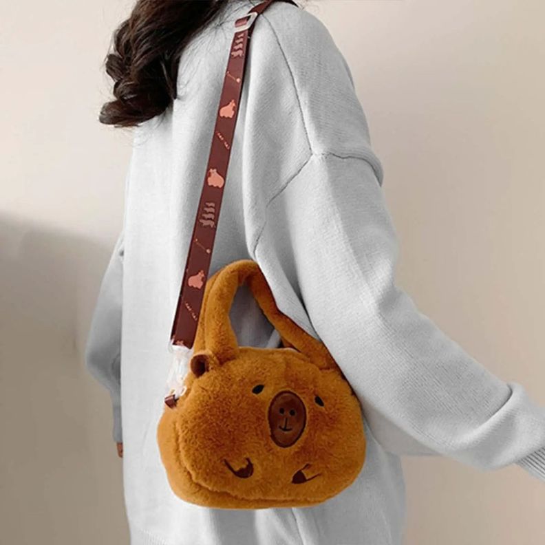 Bolso Capibara de Peluche Kawaii: ¡Dulzura y Estilo-3