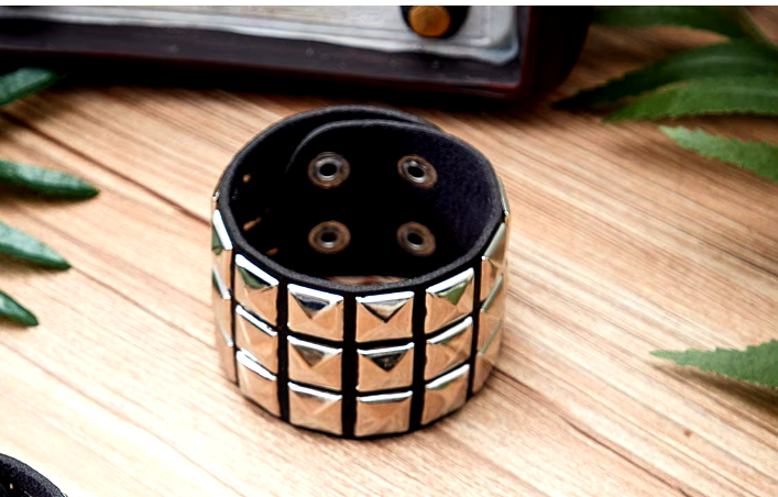 Brazalete Pulseras Punk Rock Muñequera Remaches Puntas-2