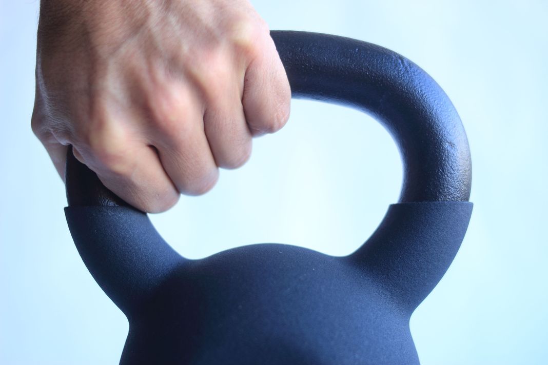 KETTLEBELL 8 KG ACERO RECUBIERTAS CON VINILO-5