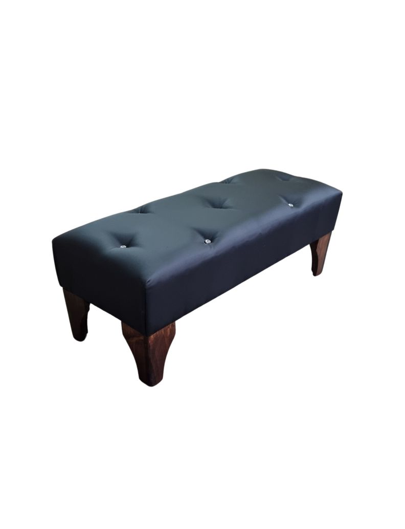 BANQUETA NEGRA ECO CUERO BOTON DIAMANTE -1