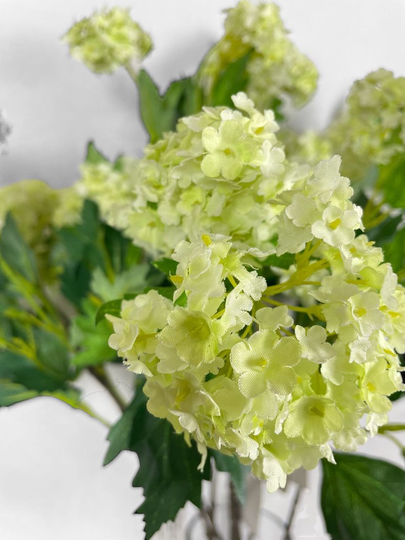 FLOR DECORATIVA COREL RAMA BOLA DE NIEVE BLANCA 81CM-0