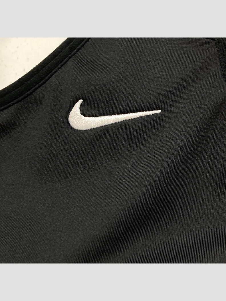 Polera sin mangas NIKE - Talla L (VOP00908354)-1
